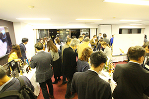 プロ向け試飲会の様子 1